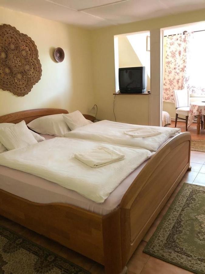 Talizman Etterem Panzio Hotel Miskolc Ngoại thất bức ảnh