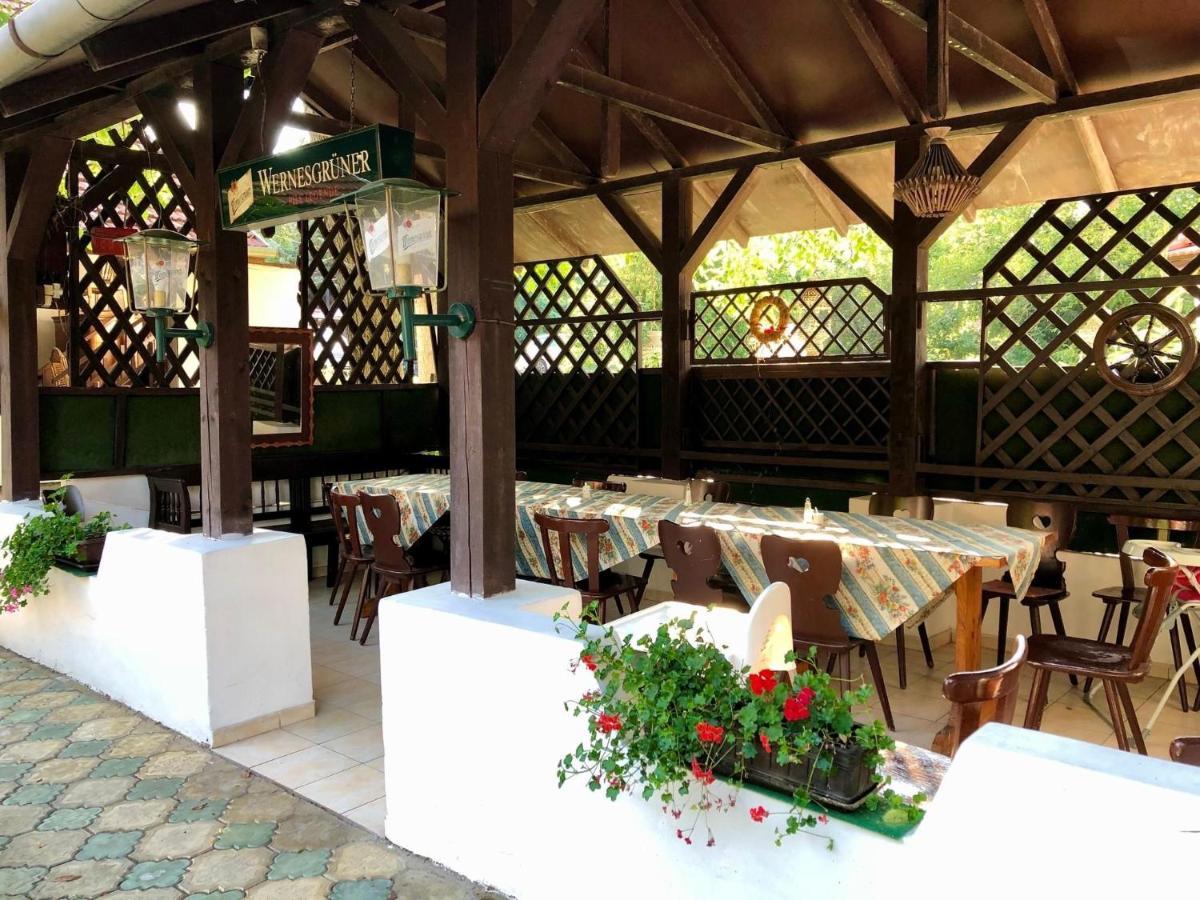 Talizman Etterem Panzio Hotel Miskolc Ngoại thất bức ảnh